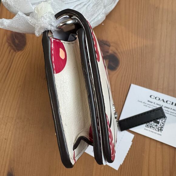 ❤️ Coach Mini Wallet On A Chain With Cherry Print - Picture 12 of 12